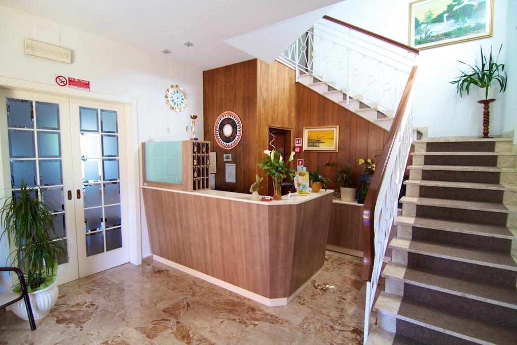 Hotel Villa Tua Riccione Luaran gambar