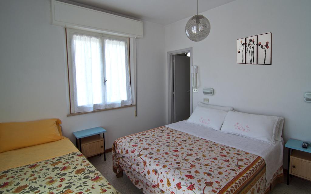 Hotel Villa Tua Riccione Bilik gambar