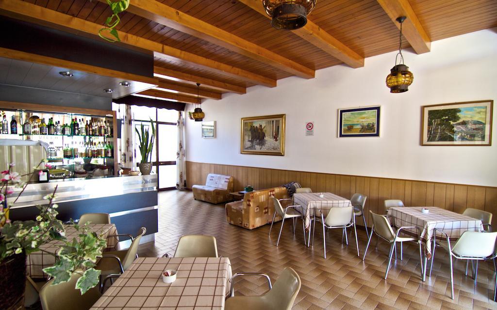 Hotel Villa Tua Riccione Luaran gambar