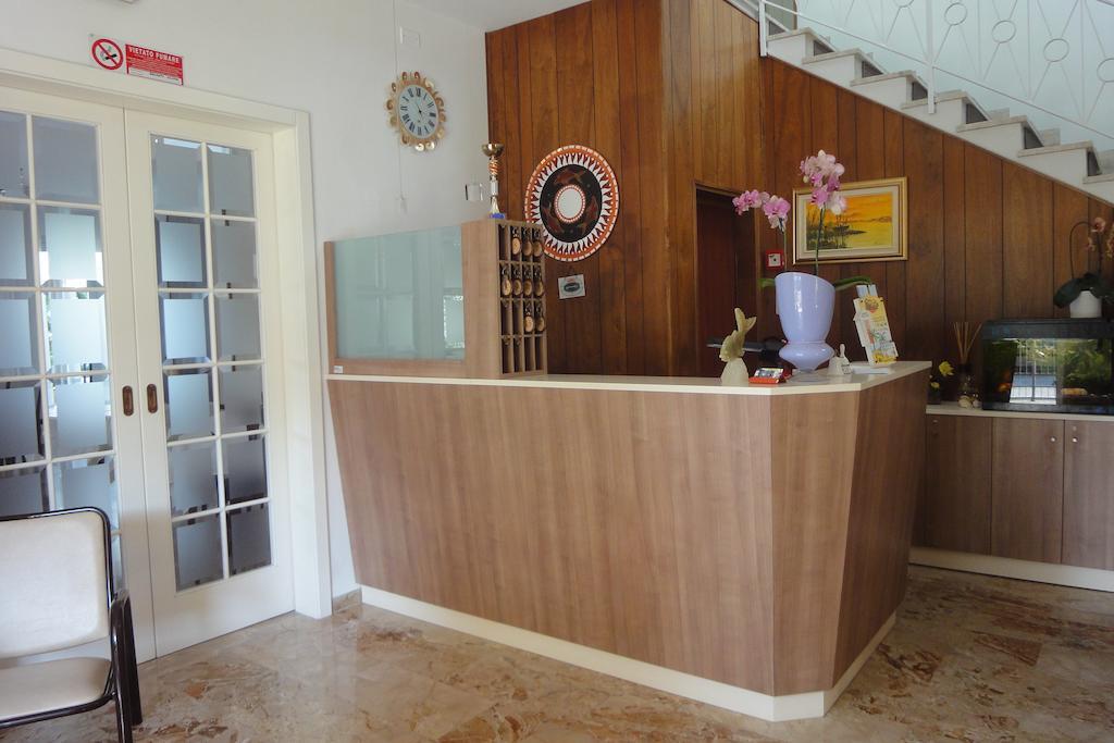 Hotel Villa Tua Riccione Luaran gambar