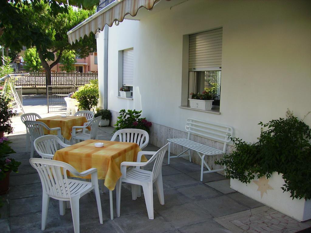 Hotel Villa Tua Riccione Luaran gambar