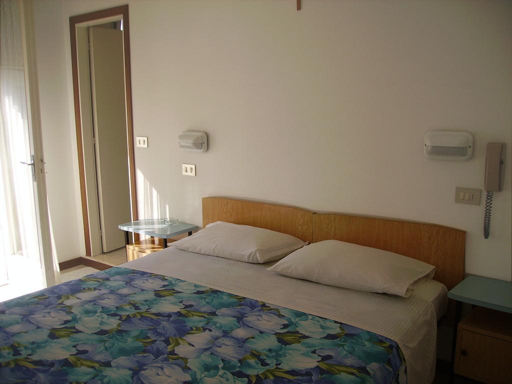 Hotel Villa Tua Riccione Bilik gambar